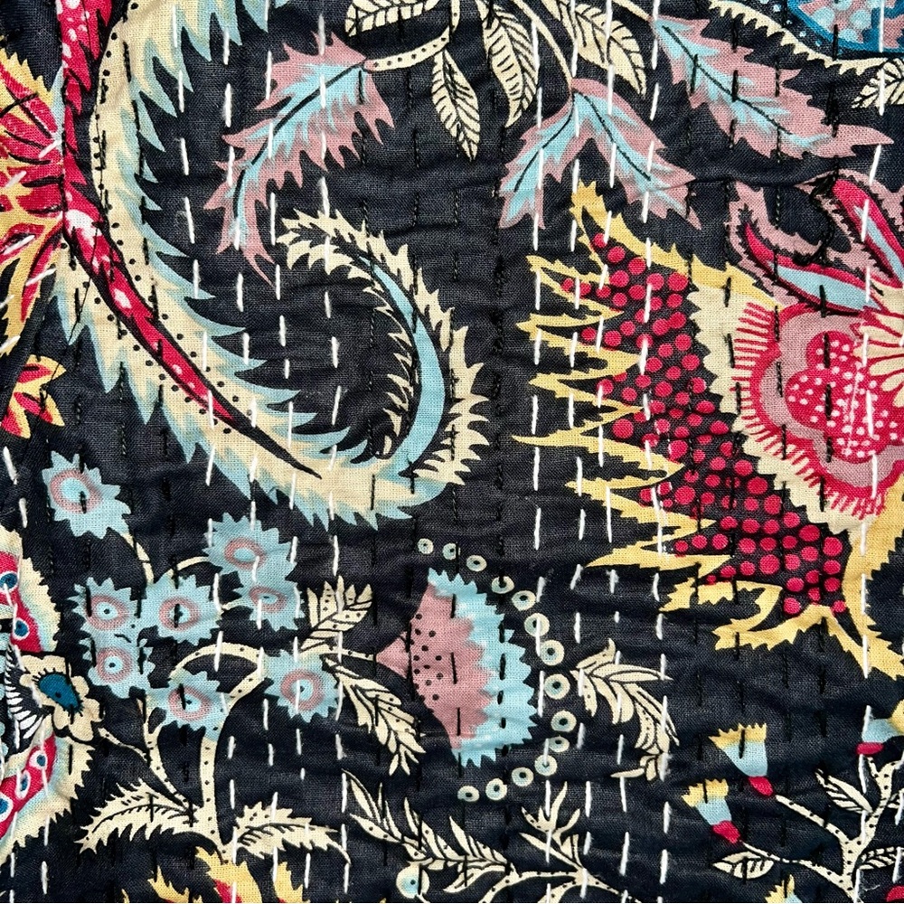 Beautiful Kantha quilted reversible jacket size Large/XLarge Mukut print - Picture 5 of 9